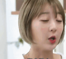  gif搞笑段子妹子,身材这么好看,玩个自拍还这么美雕象