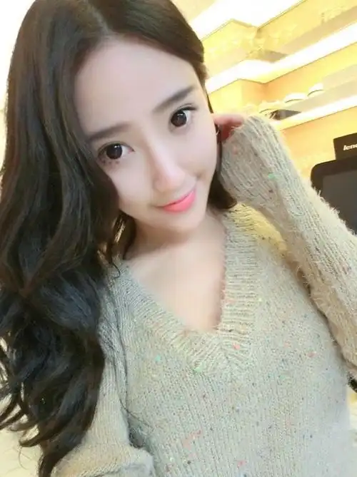 搞笑段子以后你们开车千万不要撞到贵的车,比如奔驰,宝马  搞笑段子以后你们开车千万不要撞到贵的车,比如奔驰,宝马