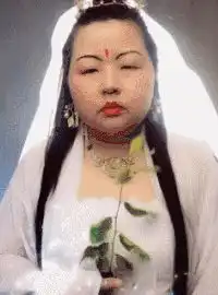 搞笑gif妹子,在水边就不应该穿高跟鞋  搞笑gif妹子,在水边就不应该穿高跟鞋