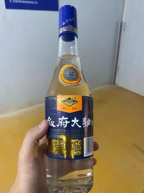  超市里有5款优质光瓶酒,每款都是纯粮制成,你喝过哪一款