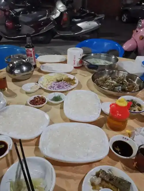  吃了一顿鱼生之后,我就被寄生虫放倒了