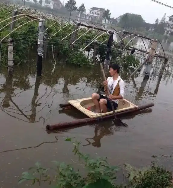  搞笑gif图不小心就走上了人生的巅峰,虐死单身狗啊