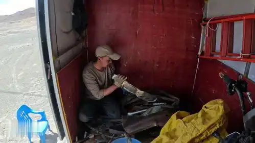 电动三轮车一路捡废品,宝藏露营地收获很多大货,巨型钢板搞不动  电动三轮车一路捡废品,宝藏露营地收获很多大货,巨型钢板搞不动