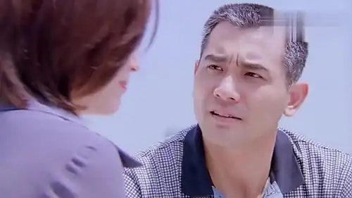  男子与美女在游轮上约会,回忆过去的美好时光,真是浪漫啊