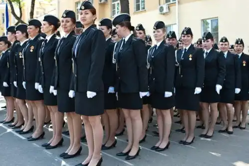  看完美国女兵训练,再看看俄罗斯女兵训练,才知道差距有多大