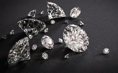 奢侈品回收钻石悄悄倾诉着爱情的忠贞与绵长  奢侈品回收钻石悄悄倾诉着爱情的忠贞与绵长