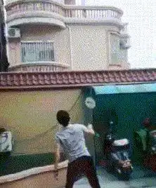  搞笑gif关系,生了宝宝我们三个一起上幼儿园