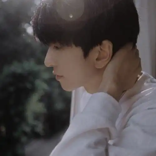 最帅的真人帅哥头像,所有的回忆都归于宁静  最帅的真人帅哥头像,所有的回忆都归于宁静