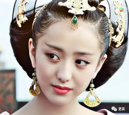  杨紫因它凶相土气,周迅被嘲丑,这个部位搞不好整全脸都白搭