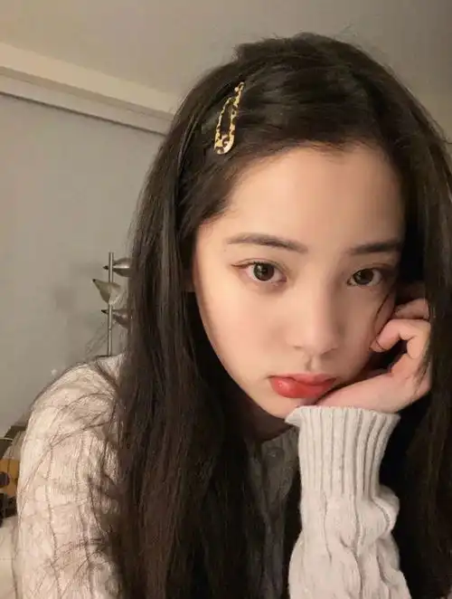  欧阳娜娜的黑眼圈不见了她护肤里的这一步你真得学