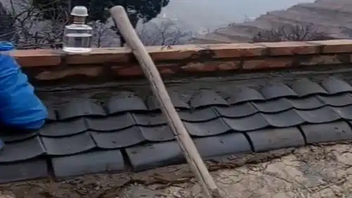 我们村就是这样盖房子的,你们那是怎么盖的有点搞不懂  我们村就是这样盖房子的,你们那是怎么盖的有点搞不懂