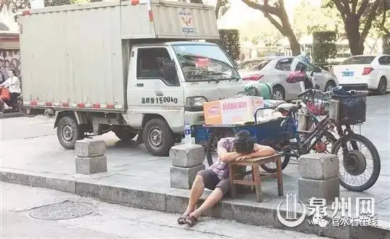 福建天空现极震撼景象巨型圆柱如天河之水倒流人间  福建天空现极震撼景象巨型圆柱如天河之水倒流人间