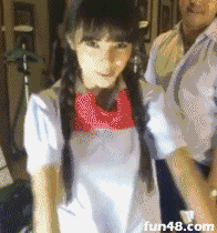撩裙子表情包gif