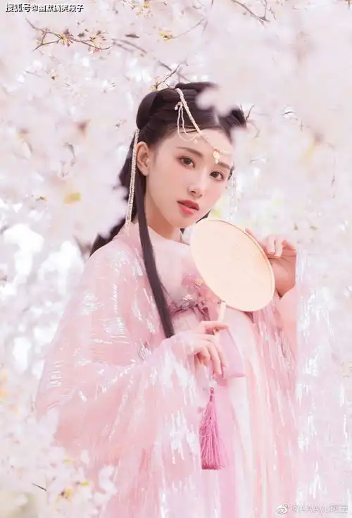  搞笑gif趣图妹子是你教会我如何在办公室脱颖而出,变成靓仔