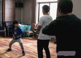 轻松一刻这个小妹妹我可能打不过 轻松一刻这个小妹妹我可能打不过