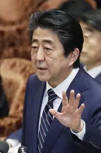  安倍晋三向靖国神社供奉供品但不进行参拜