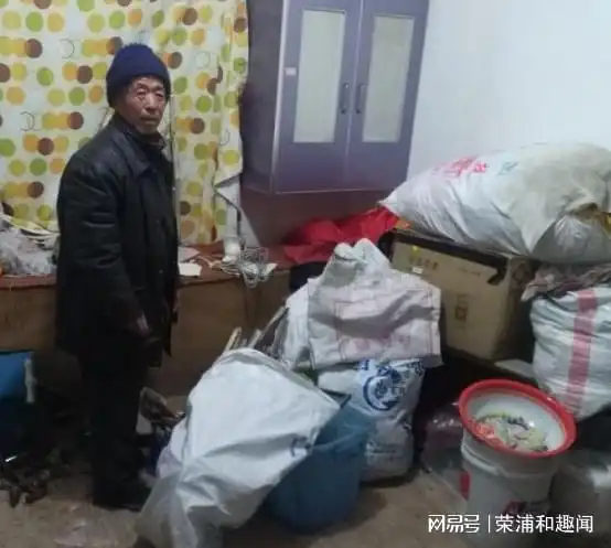 老汉收的一废品,平日被孙子当玩具,知是文物后几经挣扎终上交  老汉收的一废品,平日被孙子当玩具,知是文物后几经挣扎终上交