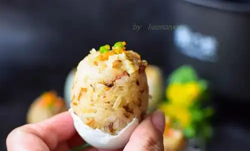  咸鸭蛋别只煮了当早餐,这样做有料有趣,出锅孩子吃掉四个