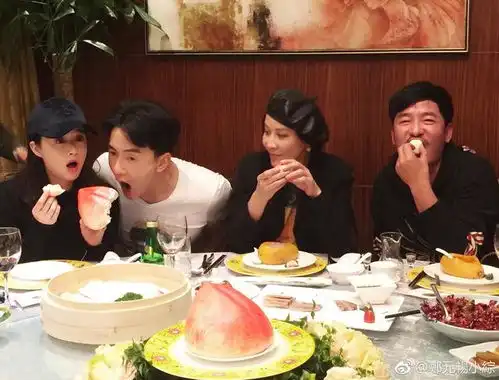  郑元发博祝刘嘉玲生日快乐,照片里的蒋欣亮了