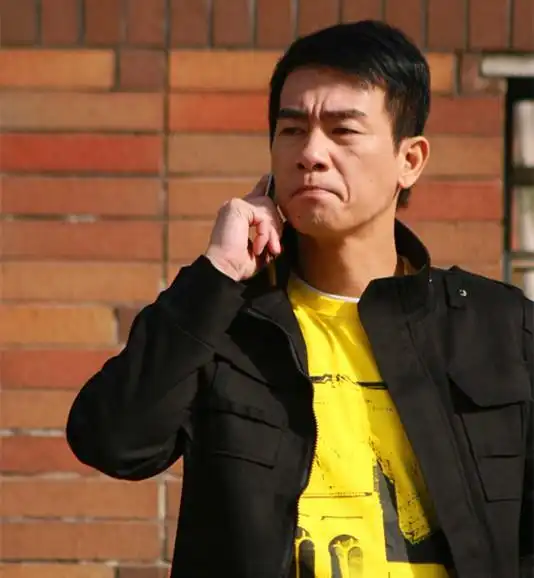  寒门孝子陈小春帮母亲续命6年,被央视评为十大孝子之一