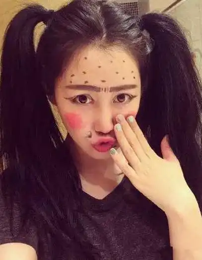 妹子,你别看我呀,我不是故意偷拍你的  妹子,你别看我呀,我不是故意偷拍你的