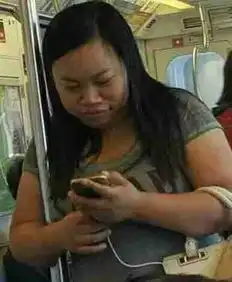  凤姐胖到无边际大腹便便脸上露蜜汁微笑