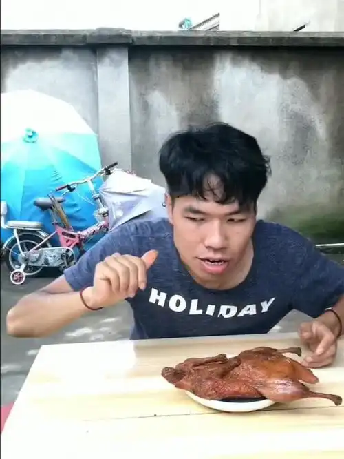  爆笑蹭饭,煮熟的鸭子飞了