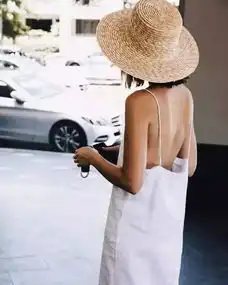  约会时穿什么女明星都爱的美裙帮你挑好了