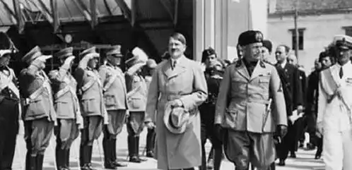 墨索里尼以枪抵头逼婚发妻,婚后四处留情,死前却将生路留给妻子  墨索里尼以枪抵头逼婚发妻,婚后四处留情,死前却将生路留给妻子