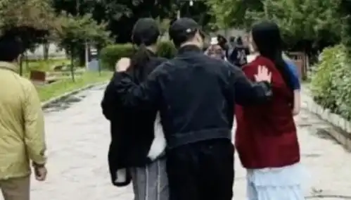 求佛搞笑图片僵持