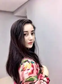 10张图中有9个迪丽热巴是假的,据说真爱粉才能找出迪丽热巴本尊  10张图中有9个迪丽热巴是假的,据说真爱粉才能找出迪丽热巴本尊