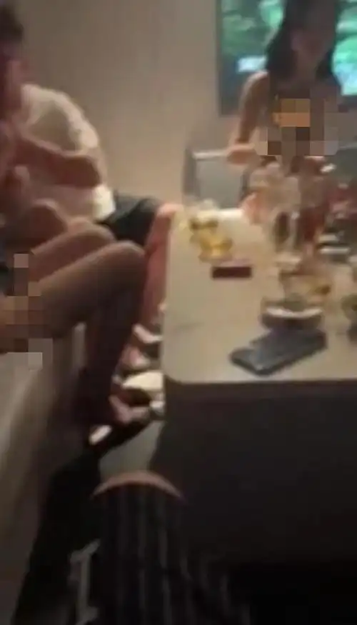 又有某院骨科医生组团嫖娼不雅视频在传播,视频内容不堪入目  又有某院骨科医生组团嫖娼不雅视频在传播,视频内容不堪入目