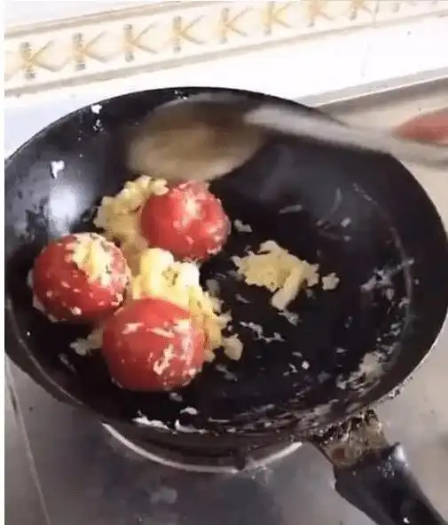  老干妈说没跟腾讯合作,那么这瓶老干妈是谁生产的哈哈哈