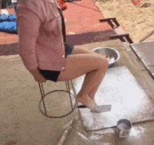  开心笑话女儿从幼儿园回来,老婆正在做饭