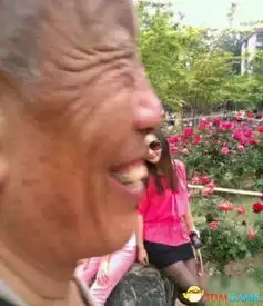  周末搞笑囧图亮点十足美貌妹纸好胸器好邪恶