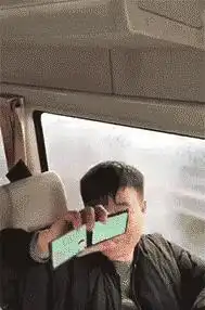  搞笑gif美女放开那条鱼,有什么冲我来