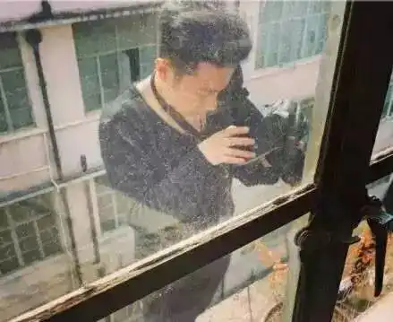 每张逼格满满的美照背后,那些让人哭笑不得的真相哈哈哈哈哈哈  每张逼格满满的美照背后,那些让人哭笑不得的真相哈哈哈哈哈哈