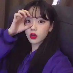 女生真人头像有水印