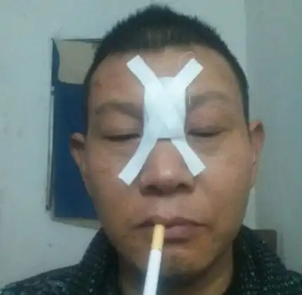  萌娃搞笑这么狠心的理发师剪我头发我是记住你了