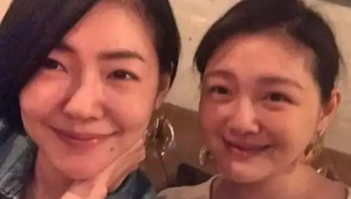  小s做客汪小菲夫妇家,调皮捉弄福原爱