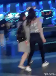  组图林志玲游玩迪士尼童心未泯戴米奇发箍坐过山车活力满分