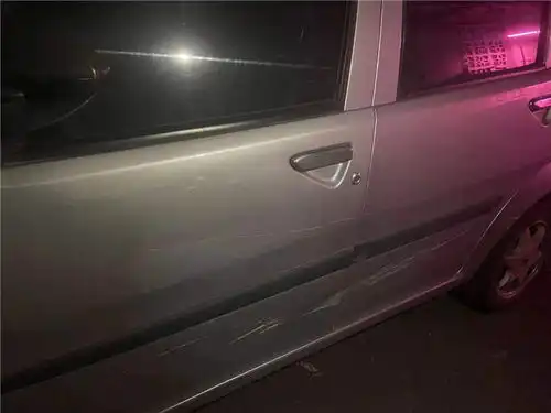  拘留只因不满门前被停车,温州一女子恶意划车