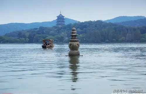  一元纸币背面为西湖第一胜境,三座石塔有何用处,传说是为镇妖