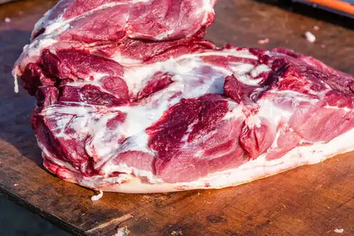  中国农村大集上的生猪肉五花肉图片素材新媒体用图设计素材下载