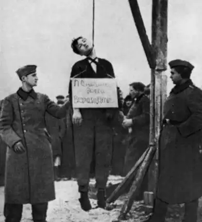 前苏联女英雄卓娅18岁英勇赴死,牺牲后仍无法逃脱纳粹的折磨  前苏联女英雄卓娅18岁英勇赴死,牺牲后仍无法逃脱纳粹的折磨