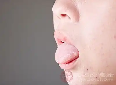  看舌头知百病舌头上的哪些细节暗示身体正在受折磨