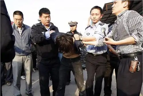  01年广西母女蹊跷被害,警方追凶19年,凶手竟从未出过柳州