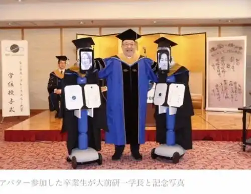  今年的毕业照都被ps玩坏啦,网友史上最惨毕业生