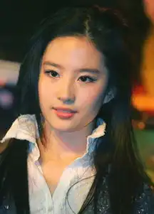  刘亦菲自毁形象仙女也靠ps