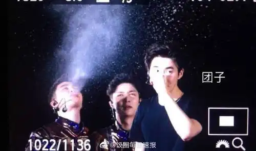  exo演唱会,只看到图片就搞不清楚在做什么演出,可爱的爱豆们